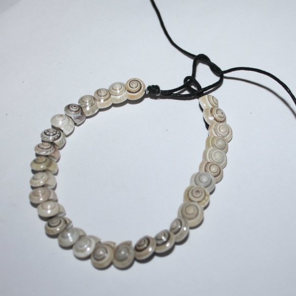 Vintagejelyfish Jewelry - Beachy black and shell ankle bracelet